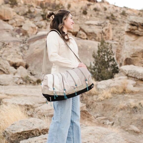 Tobiq Tiny Washable Duffel 30L Travel Bag Like New - Picture 4 of 12